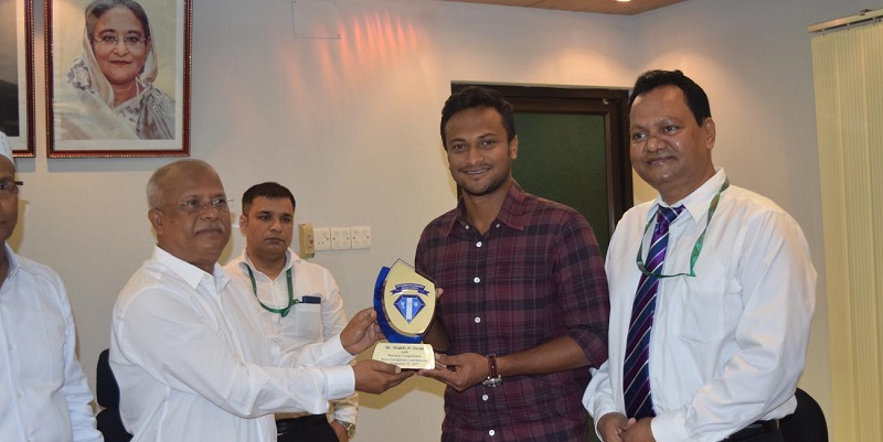 দুদকের শুভেচ্ছাদূত সাকিব আল হাসান