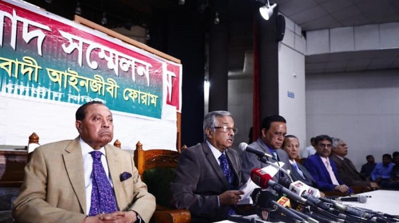 খালেদা জিয়ার বিরুদ্ধে মামলা প্রত্যাহারের দাবি আইনজীবী ফোরামের