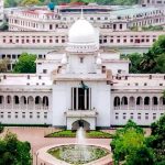 বিচারহাইকোর্টে হাজির হয়ে এক কিশোরী বললেন, ‘আমি ধর্ষণের শিকার, বিচার চাই’পতি সিনহার নামে মিথ্যা মামলা: ব্যারিস্টার হুদার বিষয়ে আদেশ মঙ্গলবার