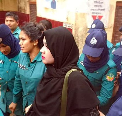 নায়িকা মাহিয়া মাহি গ্রেপ্তার