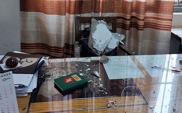 আদালতে জিআর শাখার ছাদের পলেস্তারা ভেঙে পড়ে দুদক কর্মকর্তা আহত