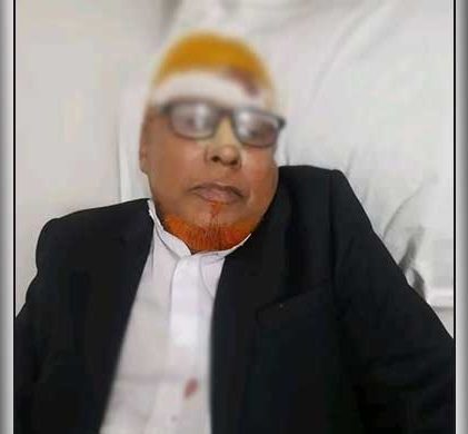 সুপ্রিম কোর্টে পাল্টাপাল্টি বিক্ষোভ-ধাক্কাধাক্কি, আহত বয়োজ্যেষ্ঠ আইনজীবী