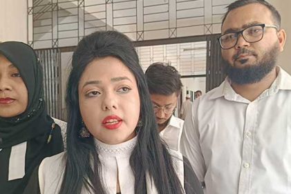 আসামি পক্ষের আইনজীবীর বিরুদ্ধে বাদীর আইনজীবীকে মারধরের হুমকির অভিযোগ