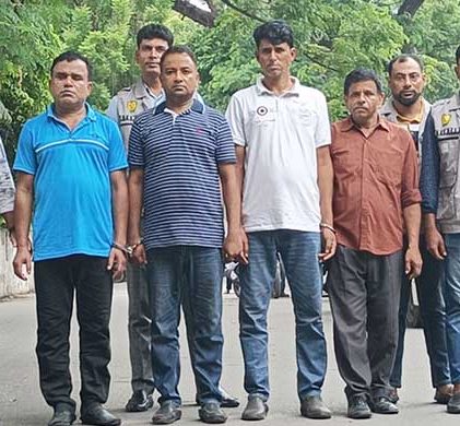 ঘুস নেওয়ার সময় দুদক মহাপরিচালকের পিএ গ্রেফতার