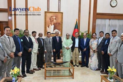প্রধানমন্ত্রীর সঙ্গে বারের নেতৃবৃন্দের সাক্ষাৎ: আইনজীবীদের নতুন ভবন নির্মাণে আশ্বাস