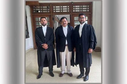 বিচারপতি বাবা ও আইনজীবী দুই ছেলের আবেগঘন মুহূর্ত