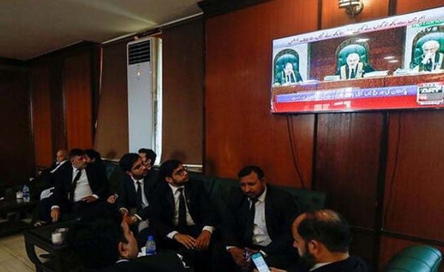 পাকিস্তানে সরাসরি সম্প্রচার করা হলো সুপ্রিম কোর্টের বিচারিক কার্যক্রম