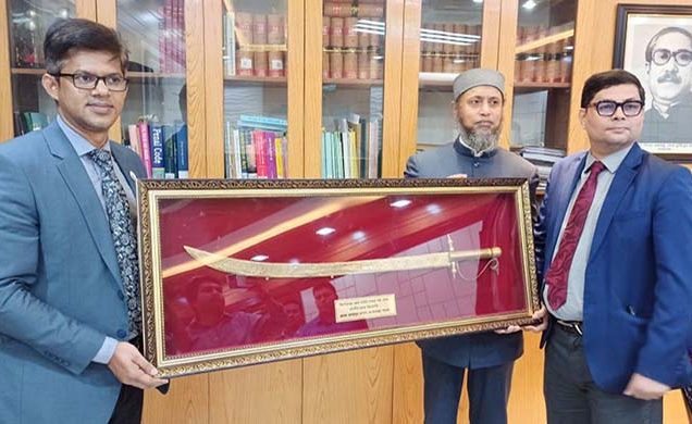 সুপ্রিম কোর্ট জাদুঘরে ঠাঁই হলো প্রধান বিচারপতিকে উপহার দেওয়া তরবারির