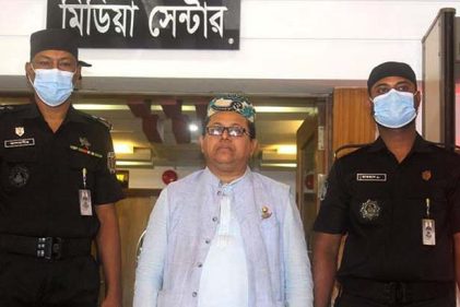 ‘৩০০ কোটি টাকায় মনোনয়ন’: র্যাবের হাতে ধরা ‘প্রতারক’