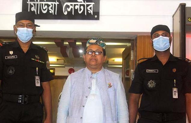 ‘৩০০ কোটি টাকায় মনোনয়ন’: র্যাবের হাতে ধরা ‘প্রতারক’