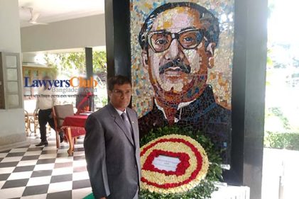বঙ্গবন্ধুর প্রতিকৃতিতে মালদ্বীপের প্রধান বিচারপতির শ্রদ্ধা