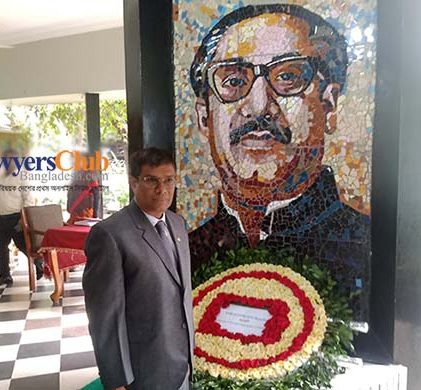 বঙ্গবন্ধুর প্রতিকৃতিতে মালদ্বীপের প্রধান বিচারপতির শ্রদ্ধা