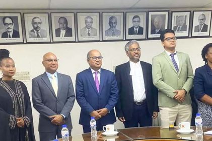 অ্যাটর্নি জেনারেলের সঙ্গে কমনওয়েলথ প্রতিনিধি দলের বৈঠক