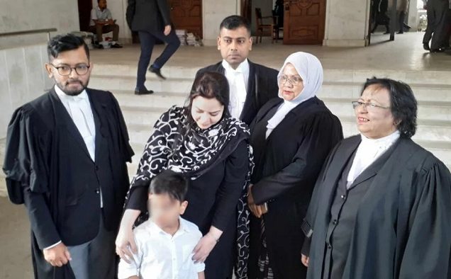 তিন বছরের আইনি লড়াইয়ের পর মায়ের সান্নিধ্যে শিশু সন্তান