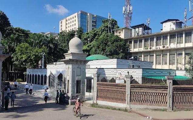 সুপ্রিম কোর্ট জামে মসজিদ সংলগ্ন গেইট বন্ধ ঘোষণা