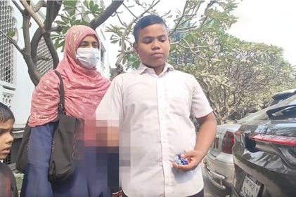 এজলাসে ডেকে শিশুকে চকলেট উপহার দিলেন হাইকোর্টের বিচারপতি