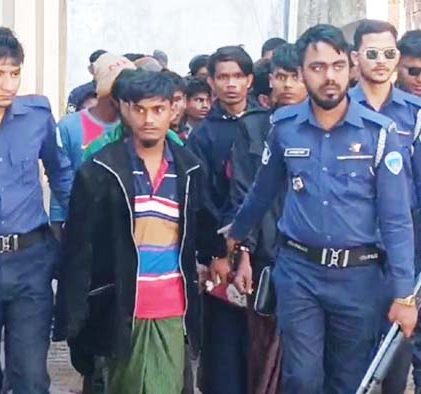 অস্ত্রসহ আটক ২২ রোহিঙ্গা ৩ দিনের রিমান্ডে