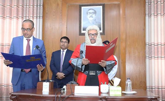 শপথ নিলেন পিএসসির নতুন সদস্য অধ্যাপক ড. প্রদীপ কুমার পাণ্ডে