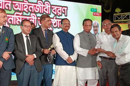 চট্টগ্রামে নবীন আইনজীবীদের বরণ করে নিলেন বঙ্গবন্ধু আওয়ামী আইনজীবী পরিষদ