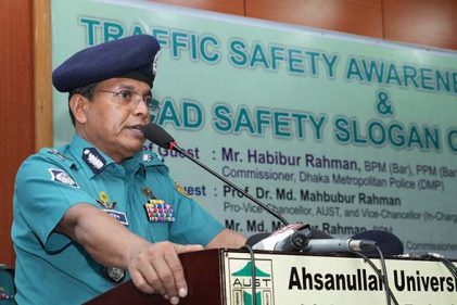 যানজট নিয়ন্ত্রণে সবাইকেই আন্তরিক হতে হবে: ডিএমপি কমিশনার