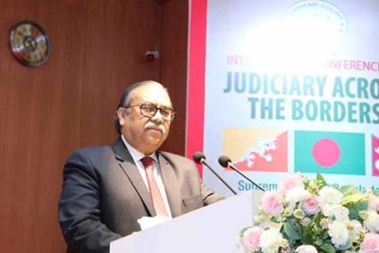দক্ষিণ এশিয়ার বিচার বিভাগের চ্যালেঞ্জ মোকাবিলায় এ অঞ্চলের দেশগুলোর বিচার বিভাগের মধ্যে সেতুবন্ধন তৈরির আহ্বান জানিয়েছেন বাংলাদেশের প্রধান বিচারপতি ওবায়দুল হাসান।