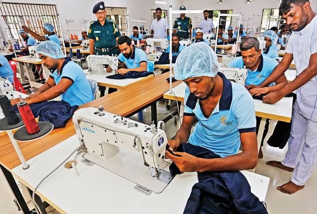 কারাবন্দিদের তৈরি পোশাক রপ্তানি হচ্ছে বিদেশেও