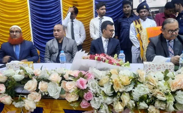 নওগাঁয় প্রধান বিচারপতিকে সংবর্ধনা