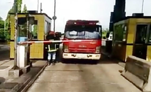 ফায়ার সার্ভিসের গাড়ির টোল না নেওয়ার নির্দেশ হাইকোর্টের