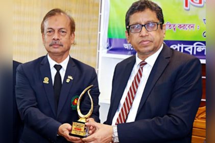 ন্যায়বিচার করতে জাতি ও রাষ্ট্রের কাছে বিচারকরা দায়বদ্ধ: ড. আজিজ