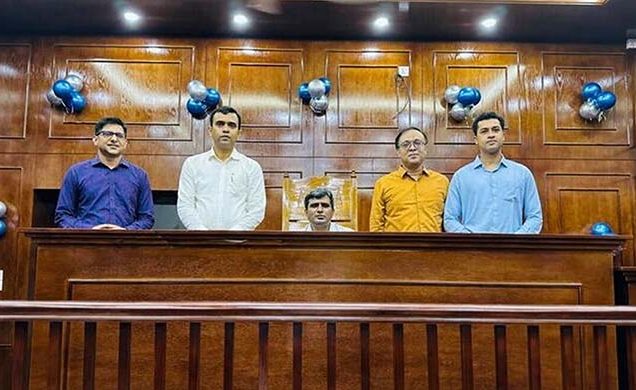 ঢাকা জেলা প্রশাসনের (ডিসি) কার্যালয়ে নির্বাহী ম্যাজিস্ট্রেটদের বিচারিক কার্যক্রমের জন্য আধুনিক এজলাস উদ্বোধন করা হয়েছে।