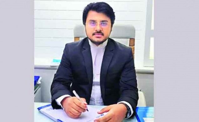 ছাত্রদের ফ্রি আইনি সহায়তা দেওয়ায় আইনজীবীকে তুলে নিয়ে যায় ডিবি পুলিশ