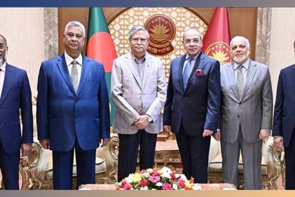 রাষ্ট্রপতির সঙ্গে নবনিযুক্ত চার বিচারপতির সাক্ষাৎ