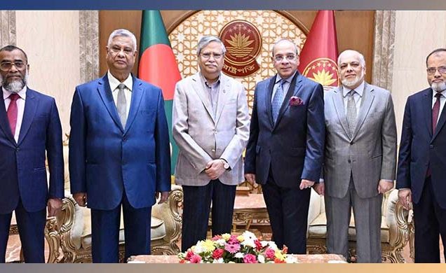 রাষ্ট্রপতির সঙ্গে নবনিযুক্ত চার বিচারপতির সাক্ষাৎ