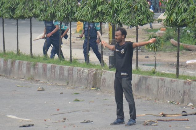 আবু সাঈদ হত্যার দায়ে সাবেক আইজিপিসহ ১৭ জনের নামে মামলা