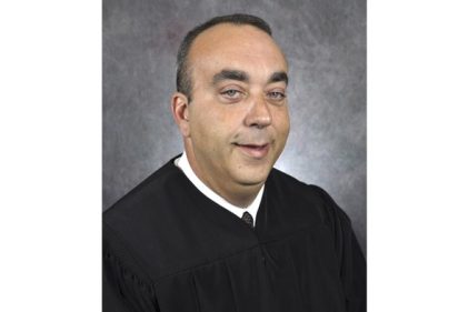 যুক্তরাষ্ট্রের আদালতে বিচারককে গুলি করে হত্যা