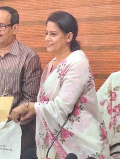 ১ নভেম্বর থেকে কাঁচাবাজারে পলিথিন ব্যবহার নিষিদ্ধ: পরিবেশ উপদেষ্টা