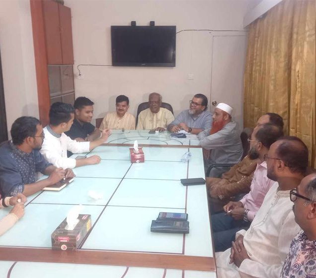 রাষ্ট্রপতি অপসারণ ও সংবিধান বাতিলের ইস্যুতে আলোচনা