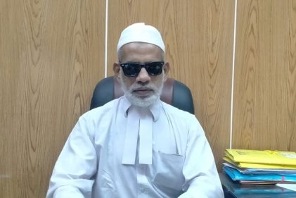 সুপ্রিম কোর্টের ইতিহাসে প্রথম সিনিয়র অ্যাডভোকেট দৃষ্টিহীন মোশাররফ হোসেন