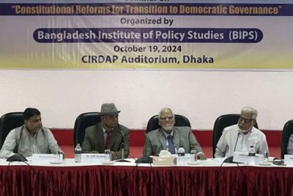 নিজ সিদ্ধান্তে তত্ত্বাবধায়ক ব্যবস্থা বাতিল করেন হাসিনা: বিচারপতি মতিন