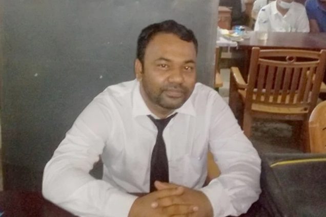 ফ্যানে ঝুলছিল ওড়না, মেঝেতে পড়ে ছিল আইনজীবীর মরদেহ