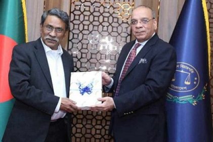 প্রধান বিচারপতির সাথে সংবিধান সংস্কার কমিশনের সৌজন্য সাক্ষাৎ