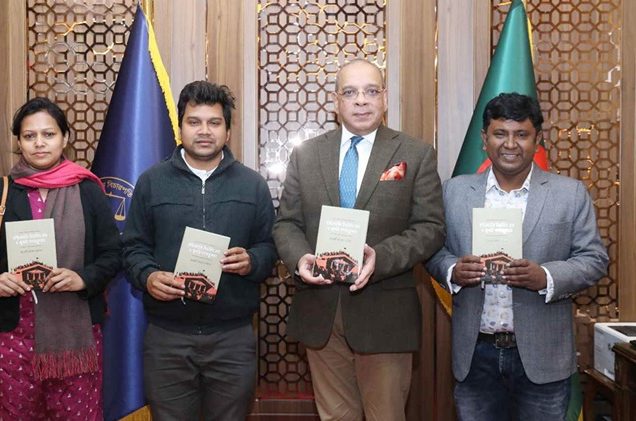 ‘হাইকোর্টের বিতর্কিত রায় ও জুলাই গণঅভ্যুত্থান’ বইয়ের মোড়ক উন্মোচন করলেন প্রধান বিচারপতি