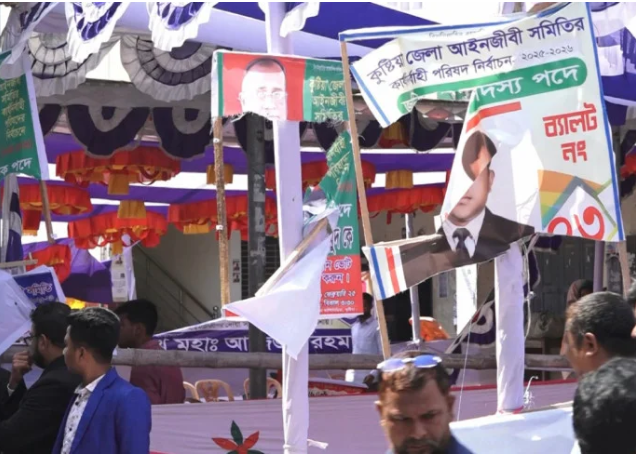 কুষ্টিয়ায় আদালত চত্বরে হামলা ও ভাঙচুর : দোষীদের শাস্তি দাবী আইনজীবী ফোরামের