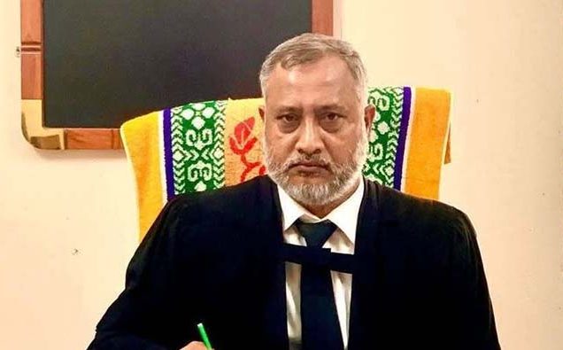 হত্যা মামলায় মাদারীপুর আদালতের সাবেক পিপি গ্রেপ্তার