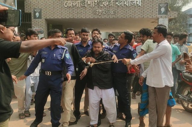 আদালতে তোলার সময় ‘ধর্ষক’কে গণধোলাই, জেল হাজতে পাঠালেন বিচারক