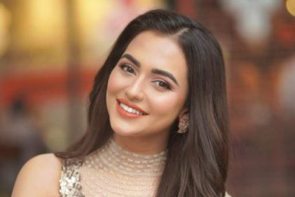 বিমানবন্দর থেকে গ্রেপ্তার অভিনেত্রী নুসরাত ফারিয়া