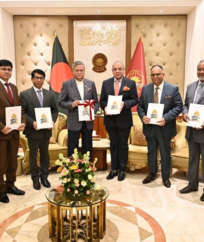 রাষ্ট্রপতির কাছে সুপ্রিম কোর্টের বার্ষিক প্রতিবেদন পেশ