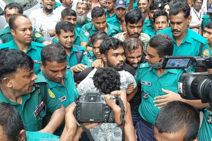 বৈষম্যবিরোধী ছাত্র আন্দোলন আদালতে কিল ঘুষি