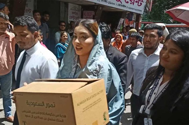 আলোচিত মডেল মেঘনা আলম