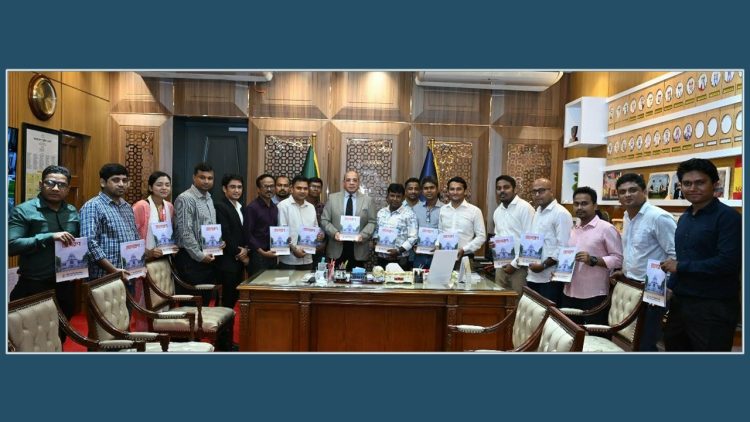 প্রধান বিচারপতির দপ্তরে সুপ্রিম কোর্ট রিপোর্টার্স ফোরামের (এসআরএফ) প্রথম সুভ্যেনির ‘জাগরণ’এর মোড়ক উন্মোচন